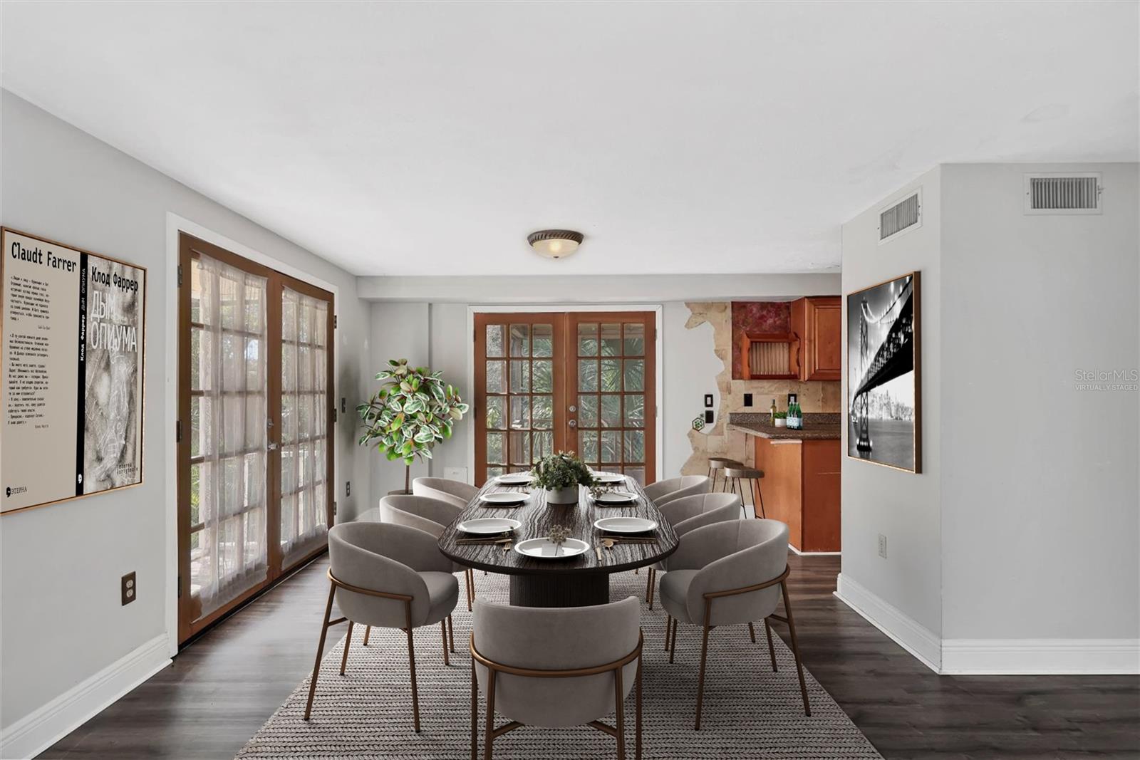 FLORA VILLA - Residential