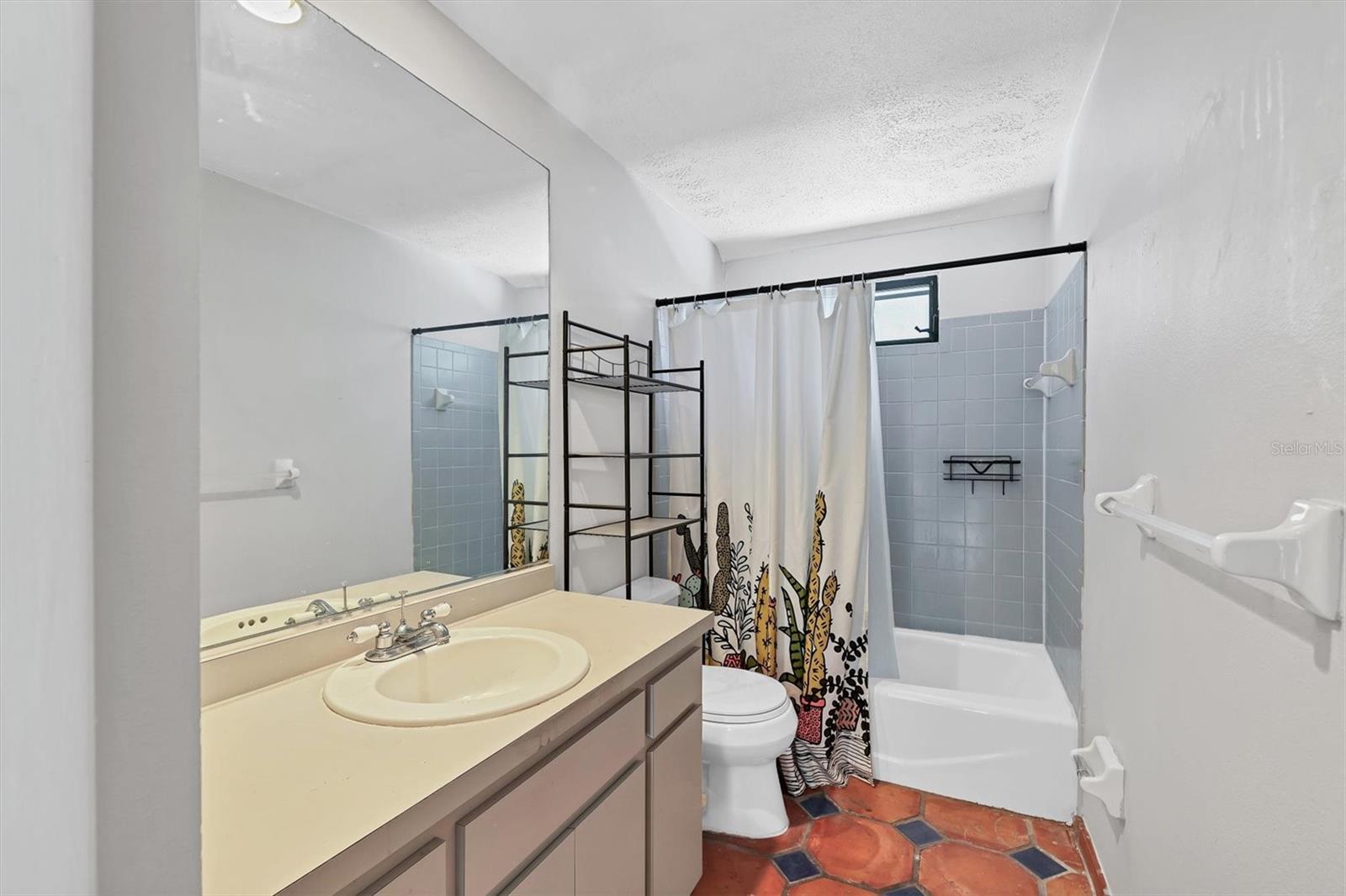 FLORA VILLA - Residential