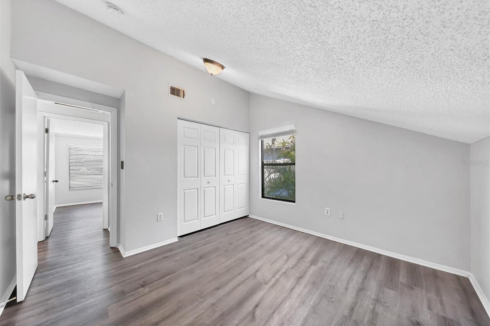 FLORA VILLA - Residential