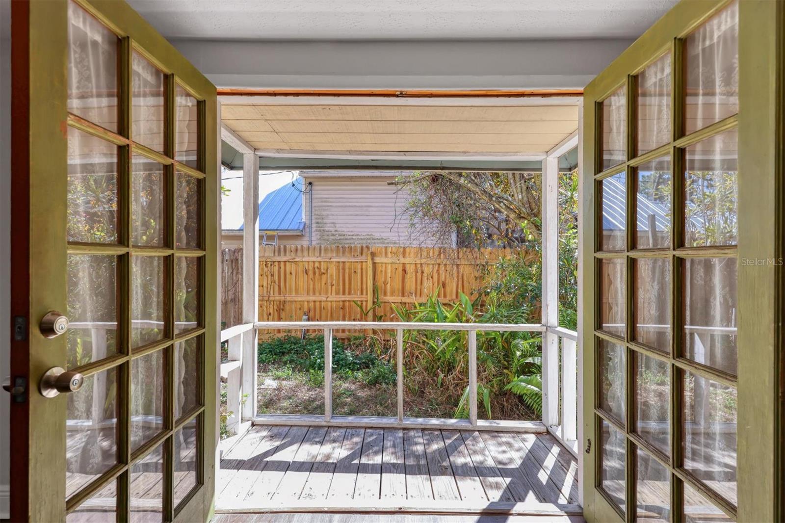 FLORA VILLA - Residential