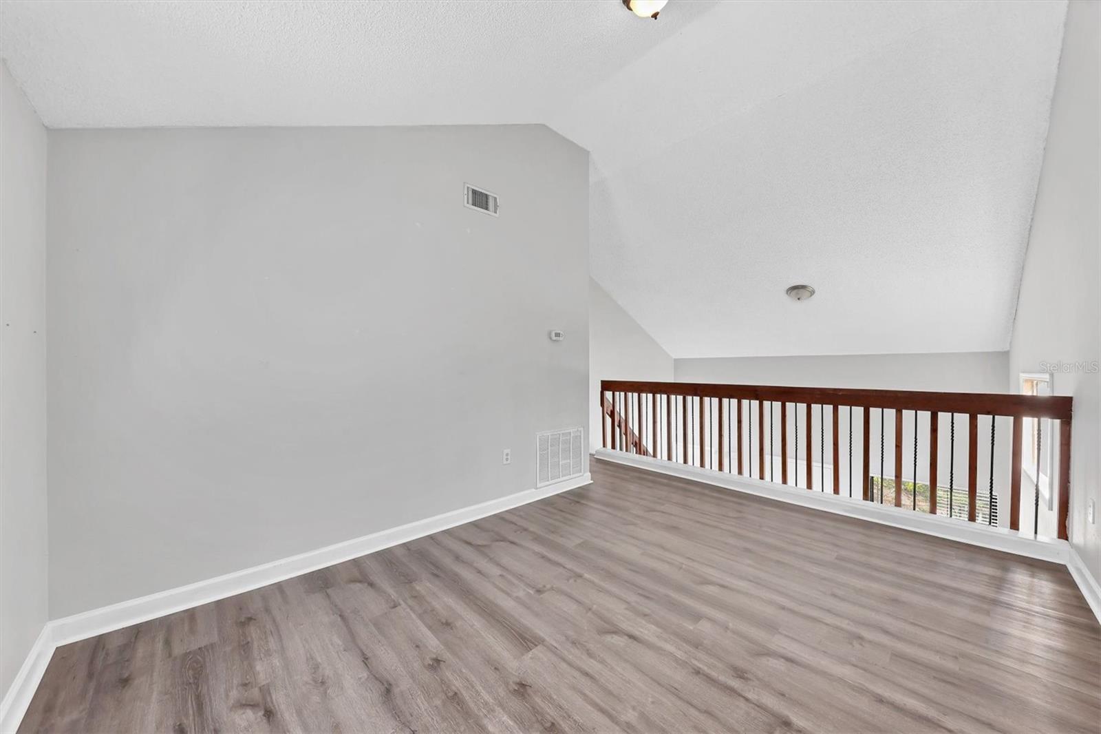 FLORA VILLA - Residential