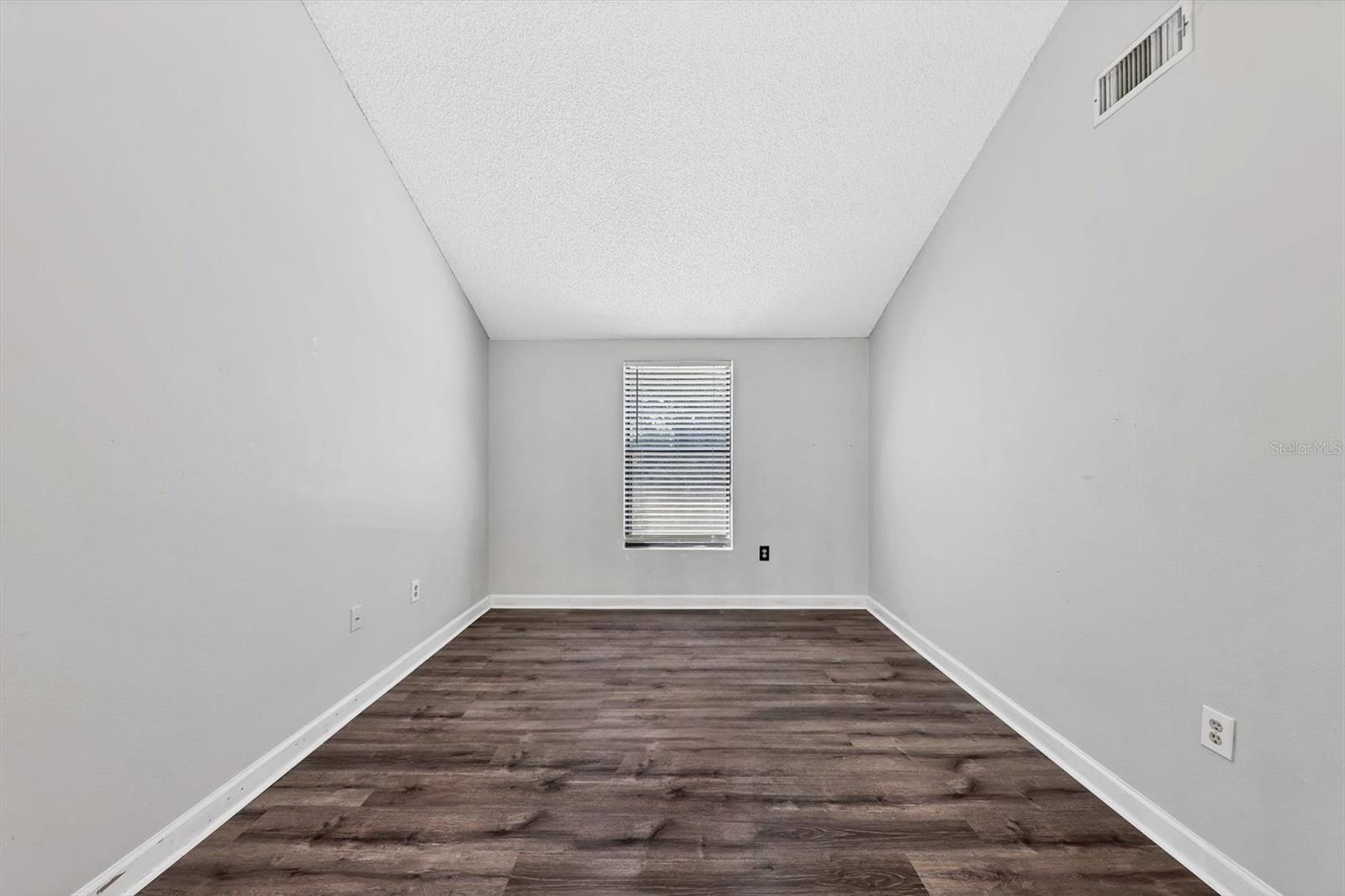 FLORA VILLA - Residential