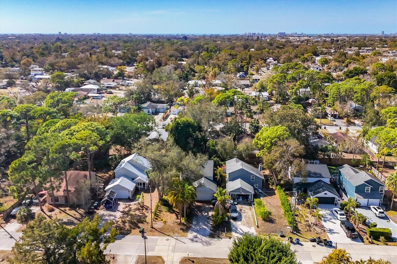 FLORA VILLA - Residential