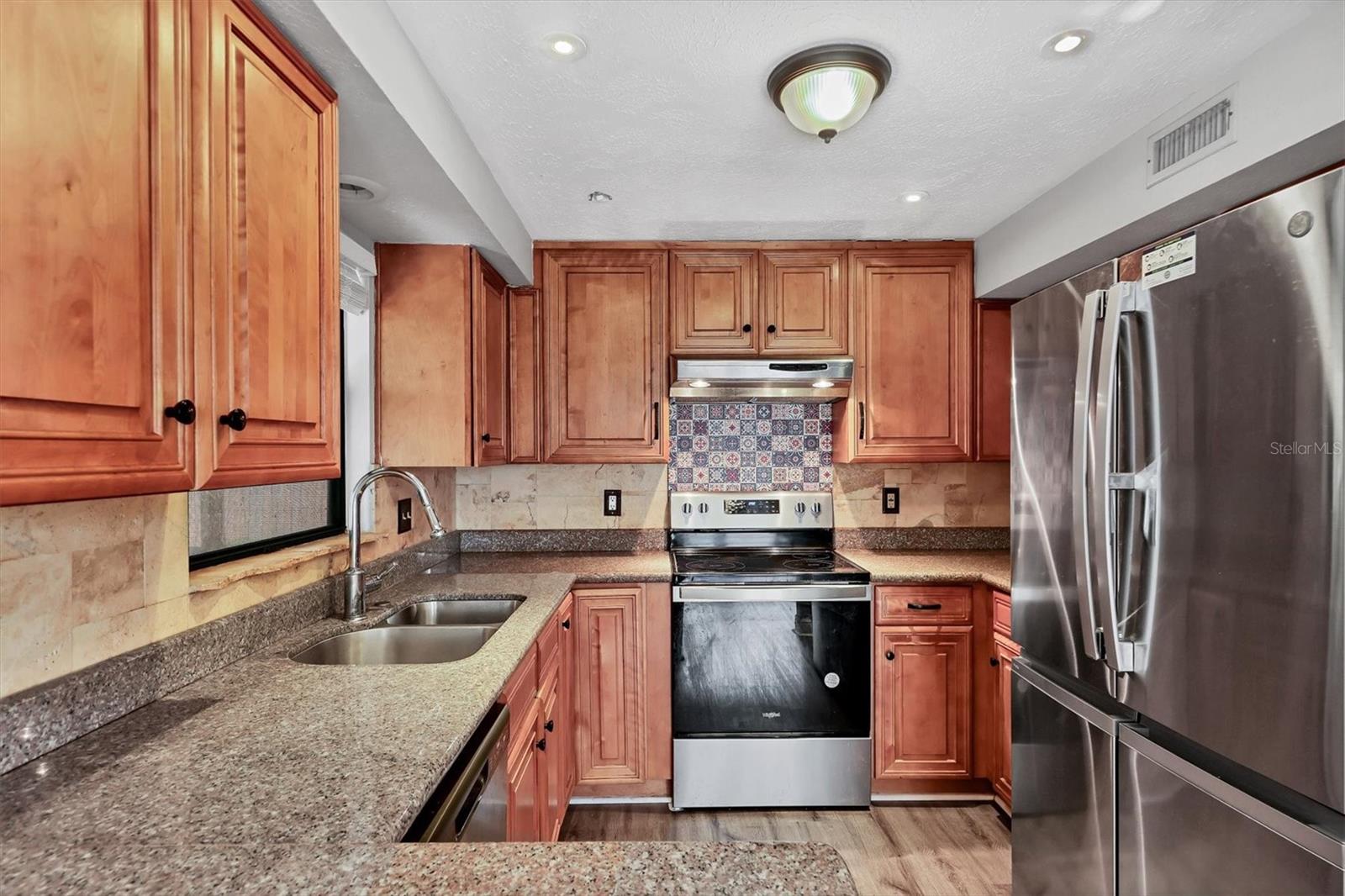 FLORA VILLA - Residential