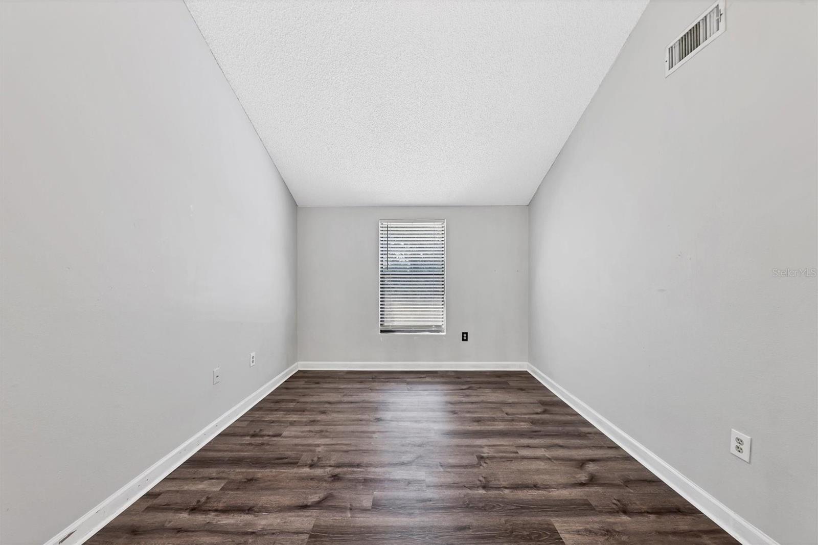 FLORA VILLA - Residential