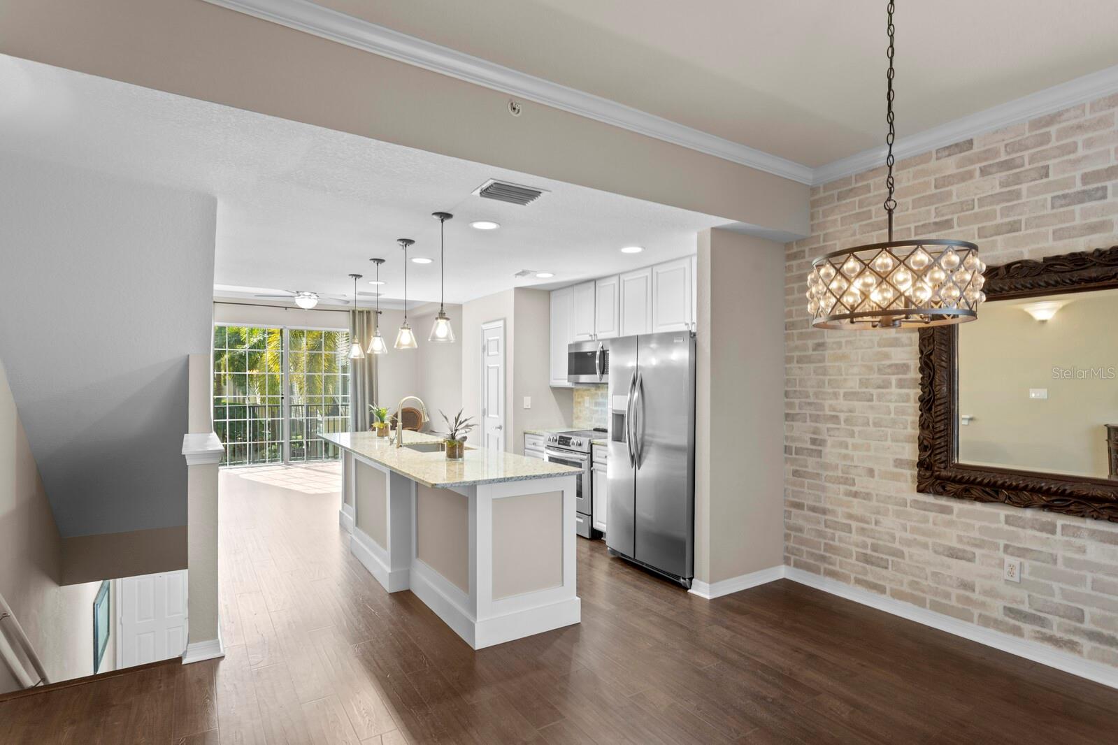 ARLINGTON PARK CONDO - Residential