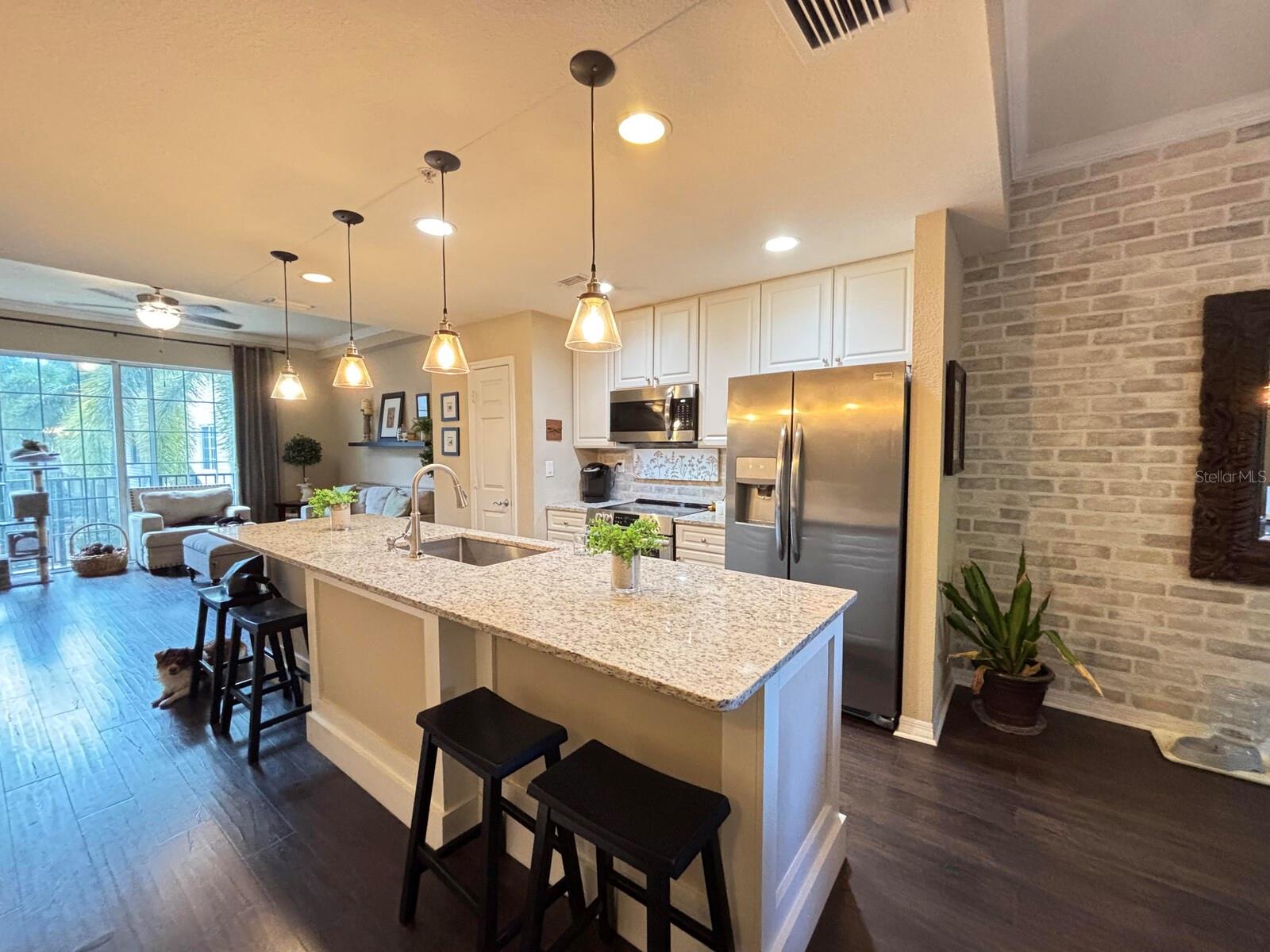 ARLINGTON PARK CONDO - Residential