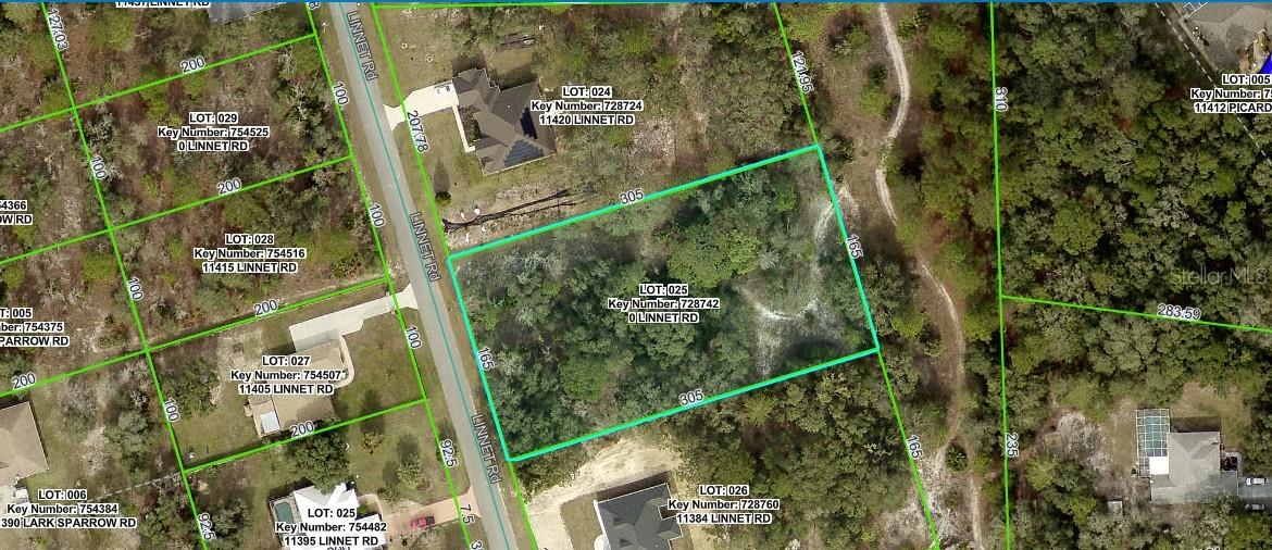 Beautiful 1.16-acre lot in the highly desirable Royal Highlands South. All paved roads, no HOA, and plenty of room for your custom home, barn, or extra storage for boats and trailers. Enjoy the peaceful country feel while being just 10–15 minutes from Hernando Beach ramps, the upcoming lagoon community, shopping, and dining.