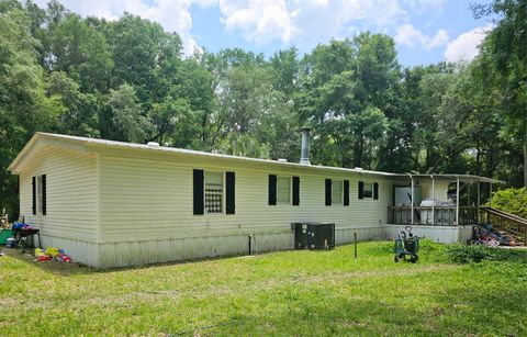 A home in CHIEFLAND