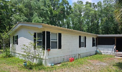 A home in CHIEFLAND