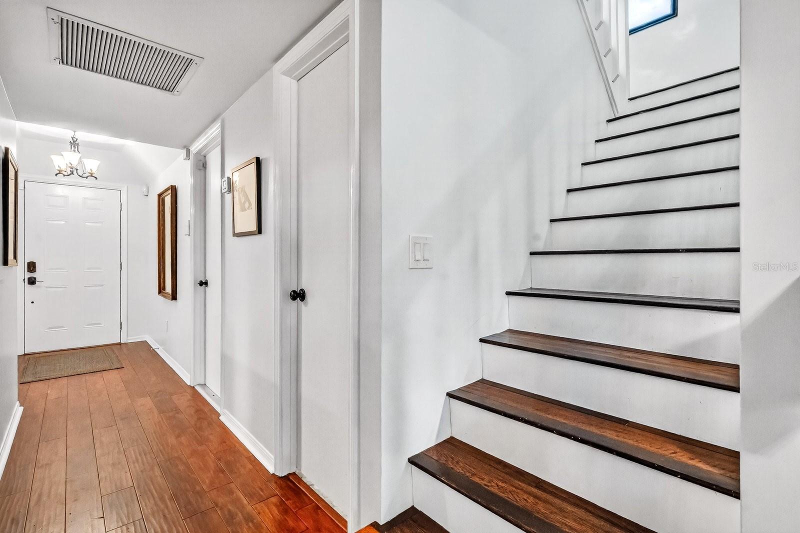 MOORINGS ON LAKE MAITLAND CONDO BLDG 05 - Residential