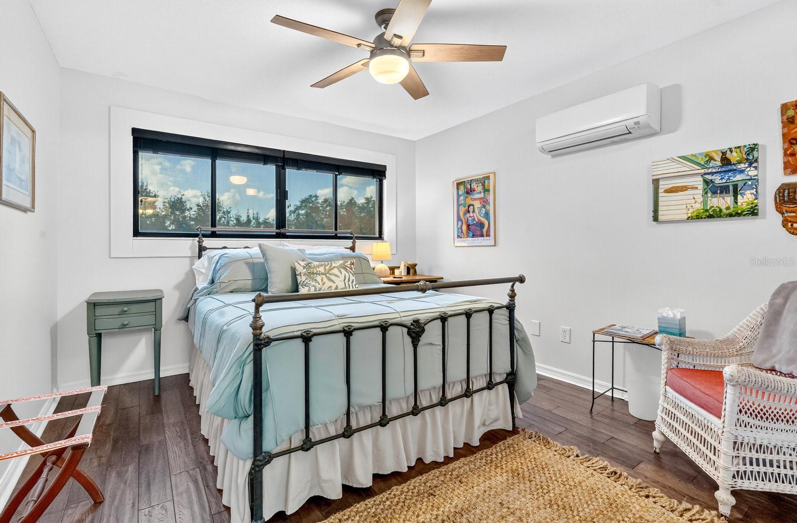 MOORINGS ON LAKE MAITLAND CONDO BLDG 05 - Residential