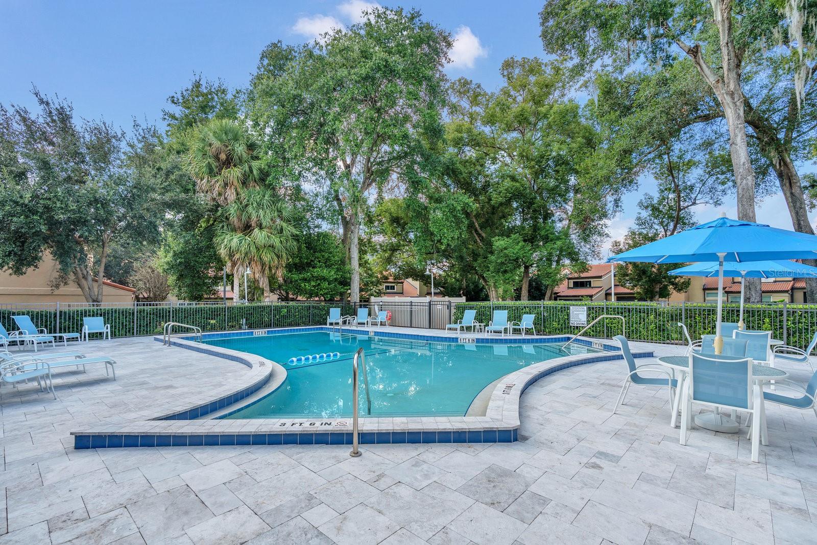 MOORINGS ON LAKE MAITLAND CONDO BLDG 05 - Residential