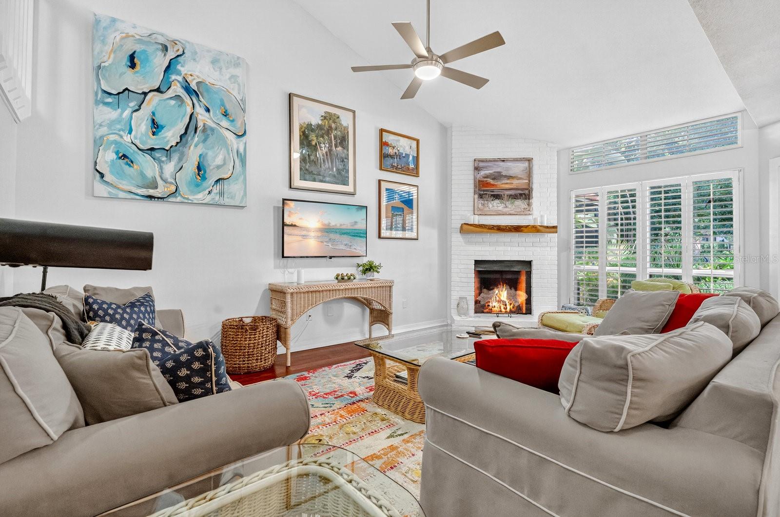 MOORINGS ON LAKE MAITLAND CONDO BLDG 05 - Residential