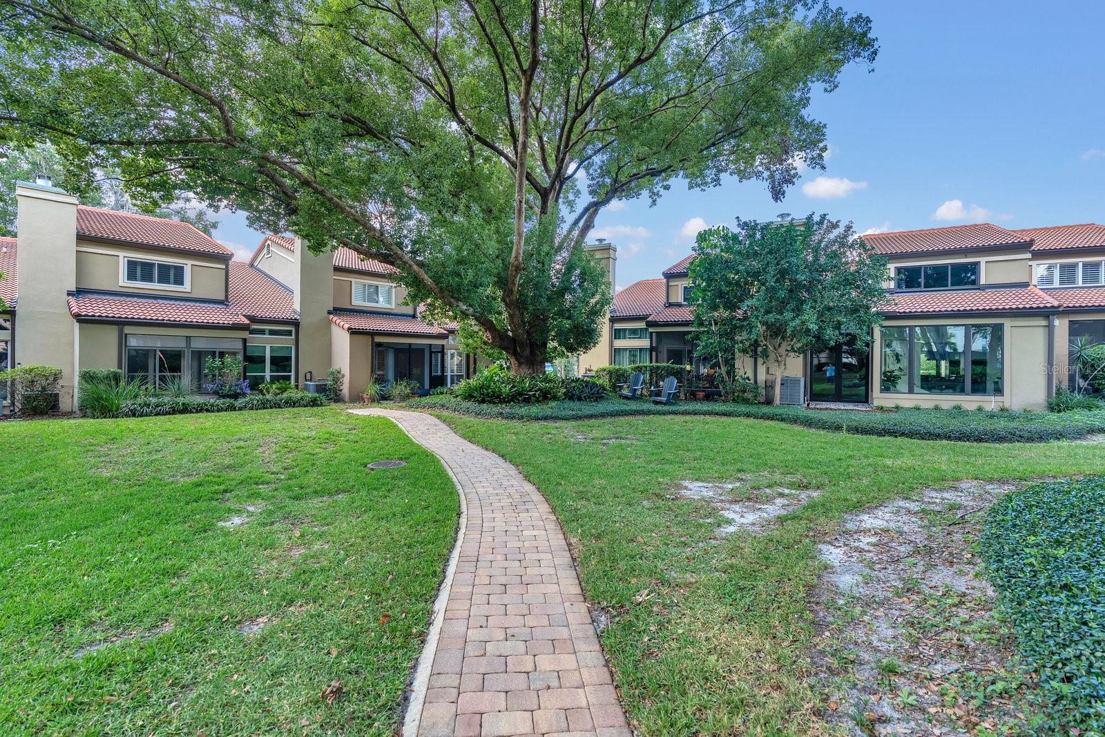 MOORINGS ON LAKE MAITLAND CONDO BLDG 05 - Residential