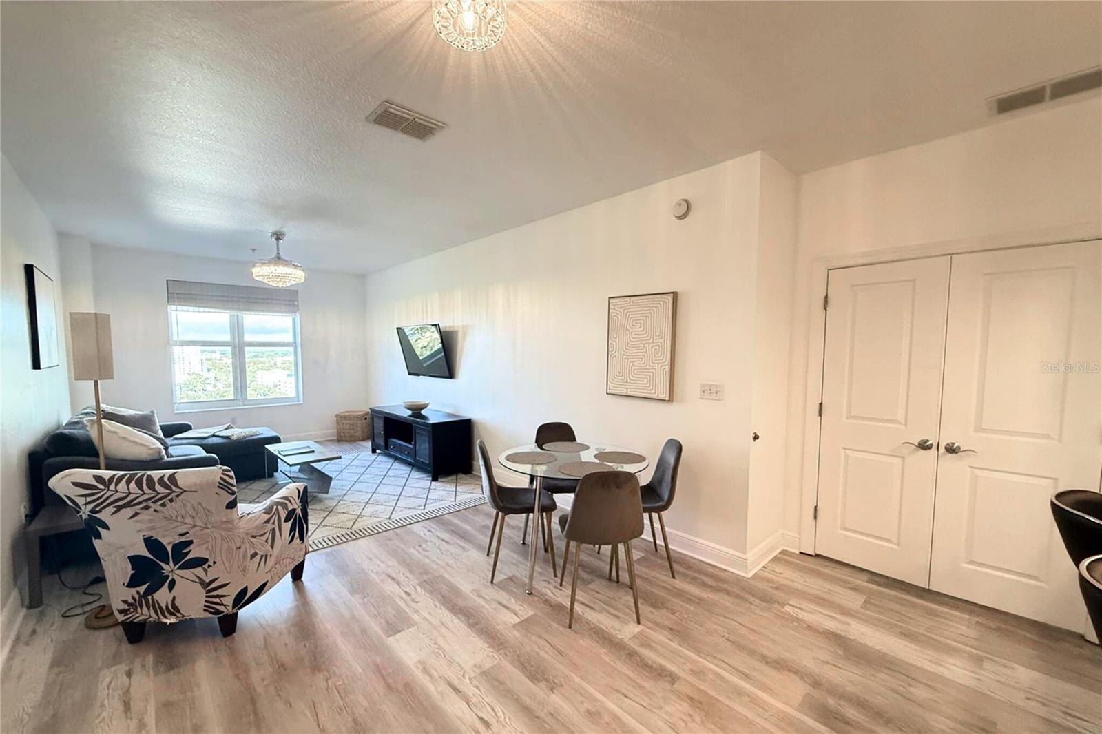 STATION SQUARE CONDO - Residential