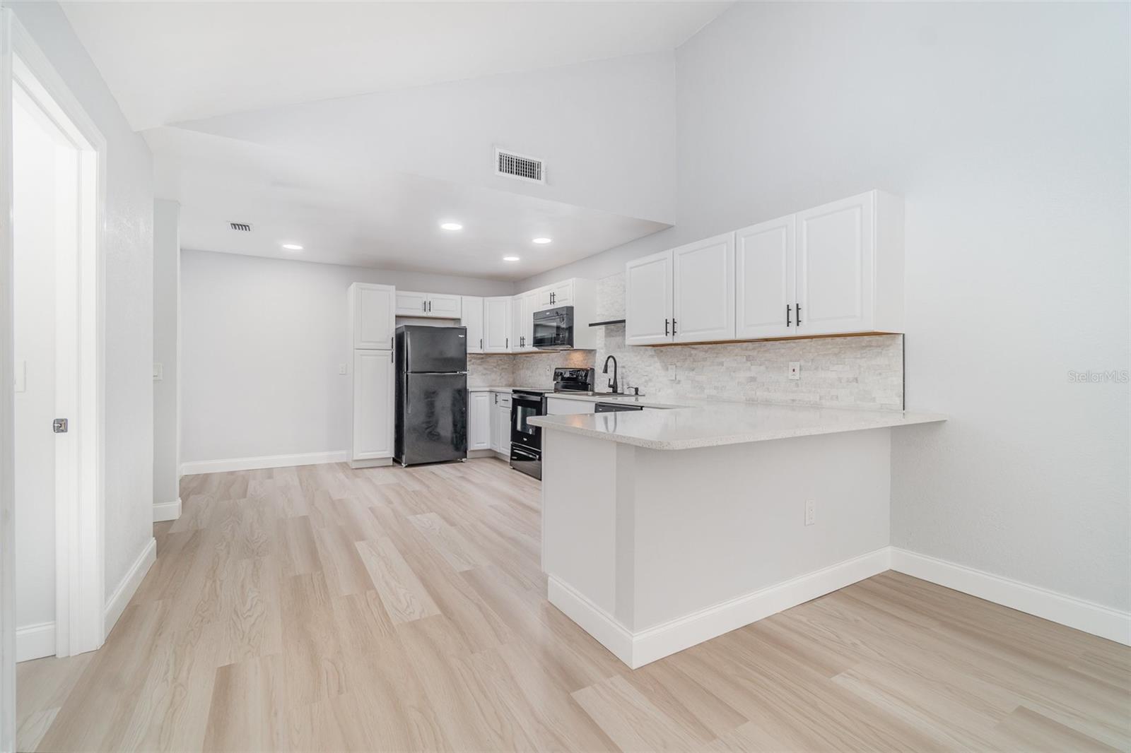 ROYAL WOODS PH 01 - Residential