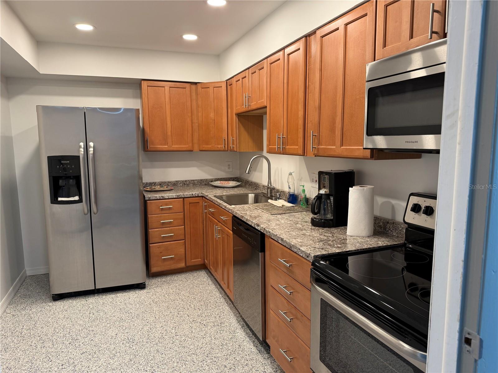 DOLPHIN COVE CLEARWATER - Residential