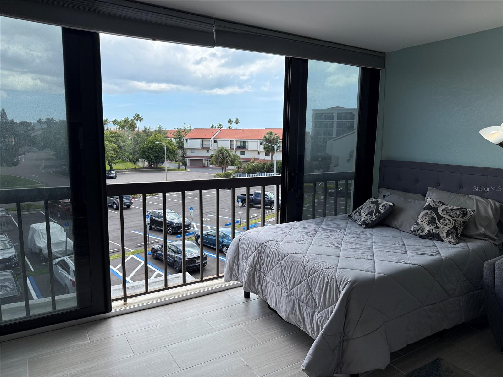 DOLPHIN COVE CLEARWATER - Residential