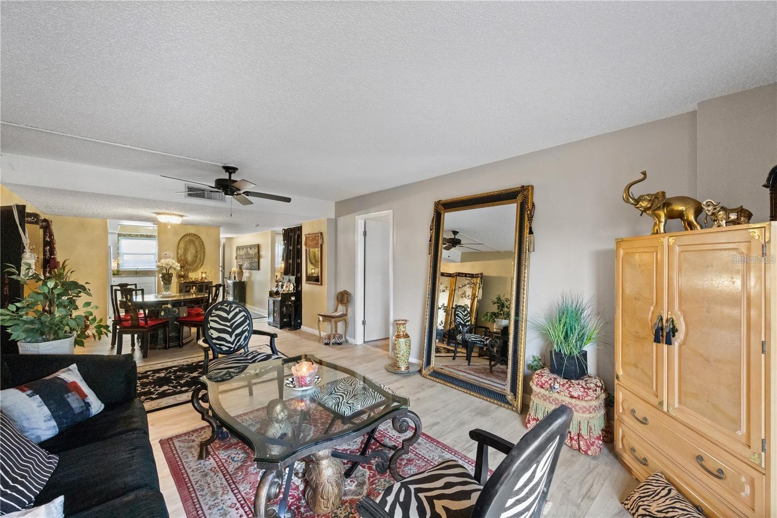 CHATEAU TOWER CONDO - Residential