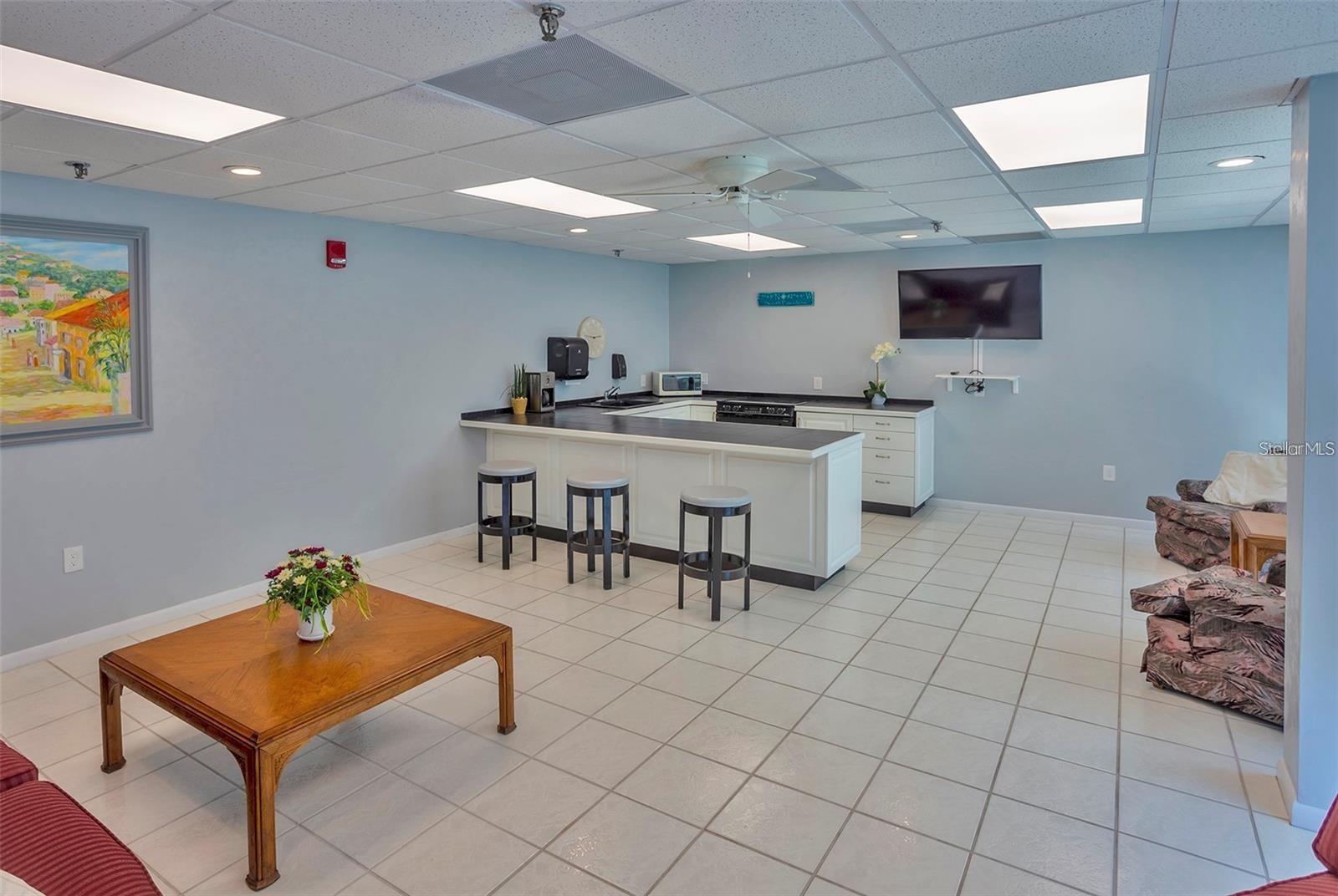 CHATEAU TOWER CONDO - Residential