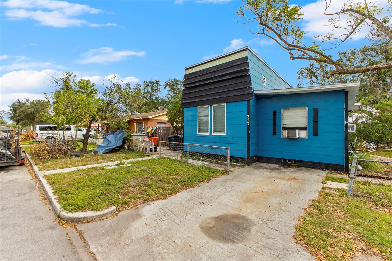 225 35TH STREET N