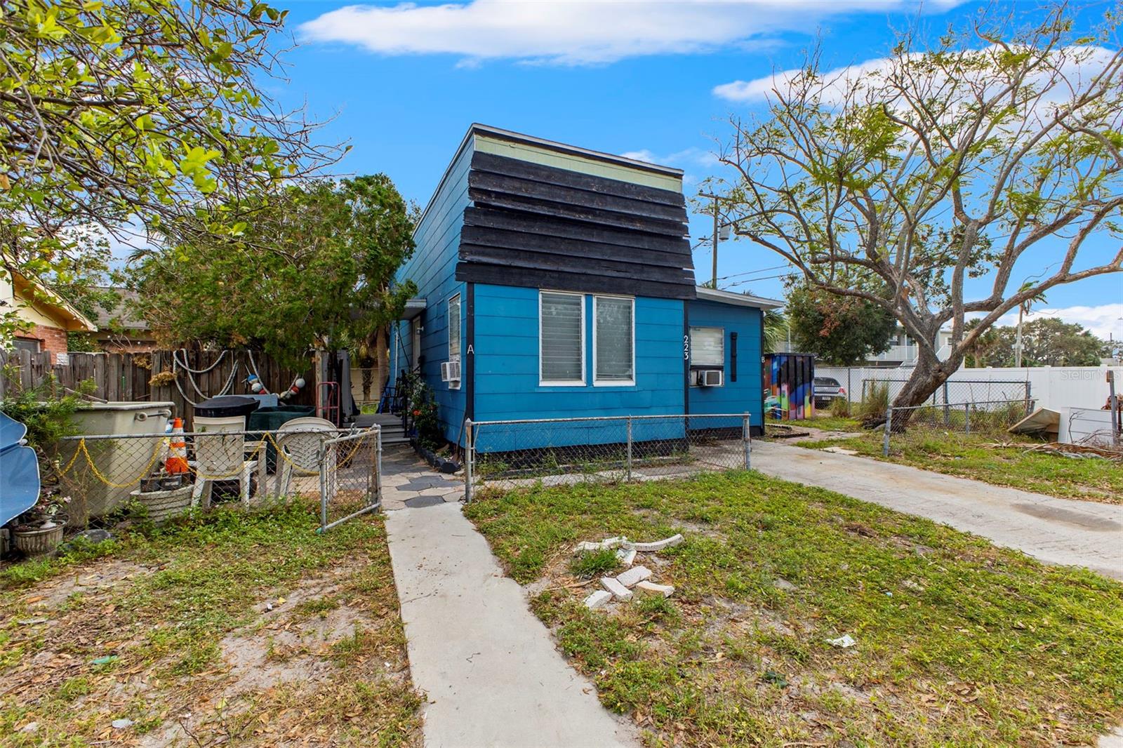 225 35TH STREET N