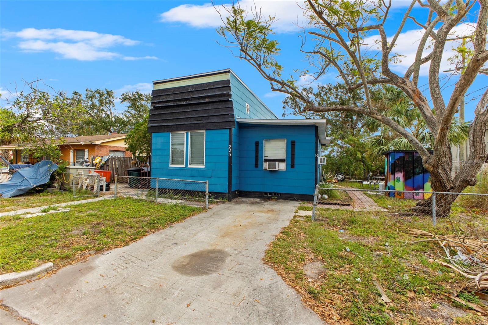 225 35TH STREET N