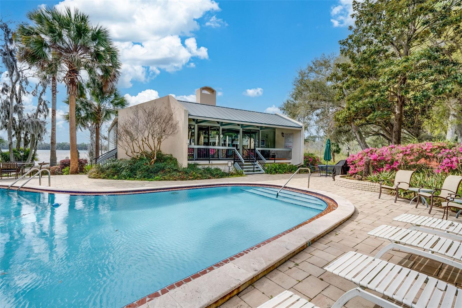 BIVENS LAKE ESTATE S - Residential