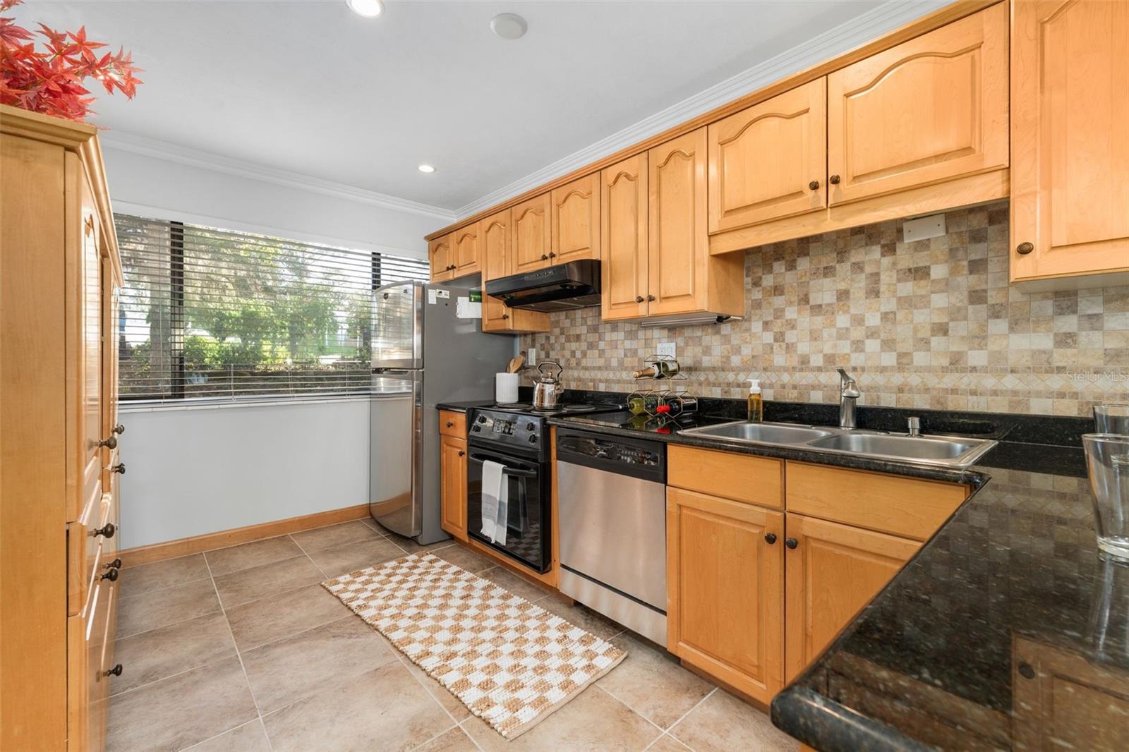 BIVENS LAKE ESTATE S - Residential