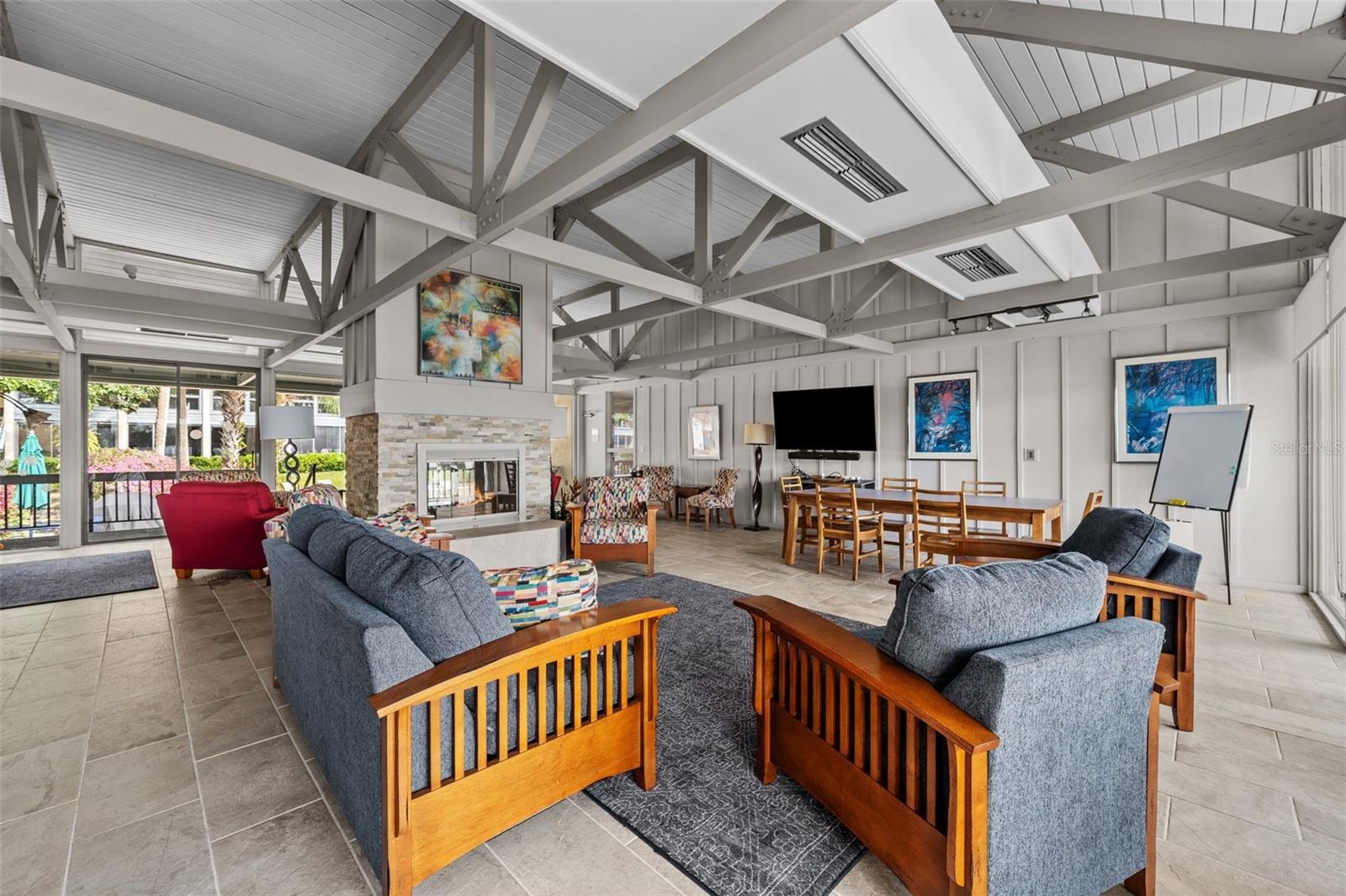 BIVENS LAKE ESTATE S - Residential