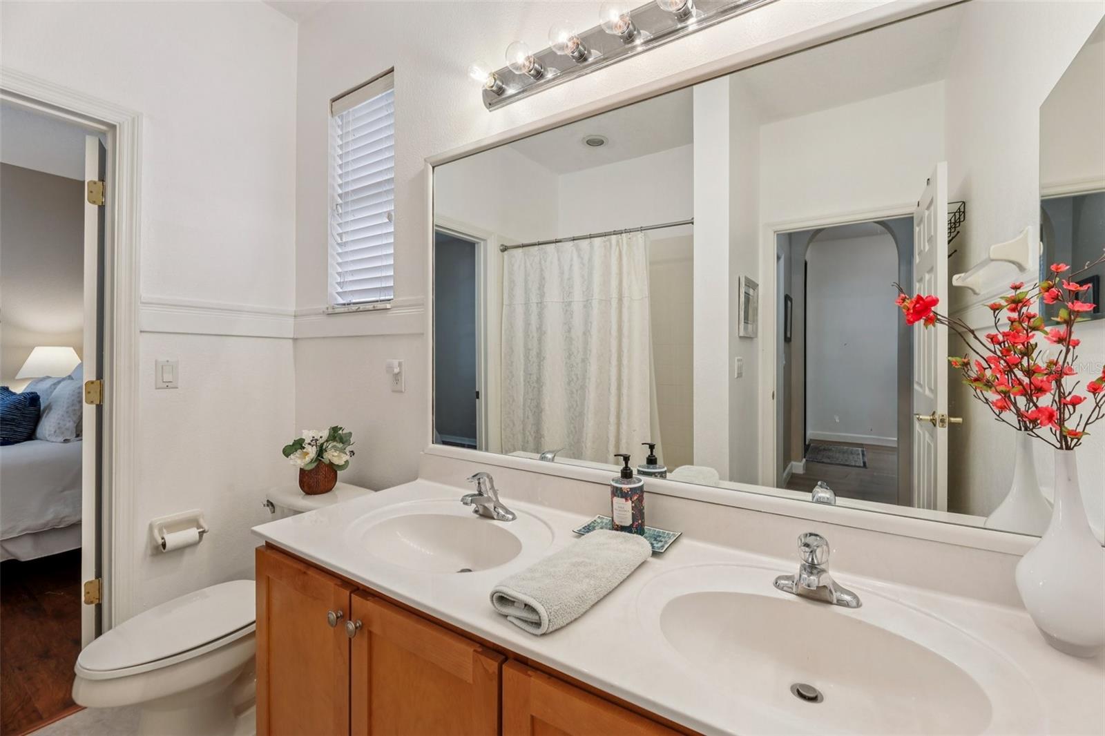 SIGNATURE LAKES - Residential