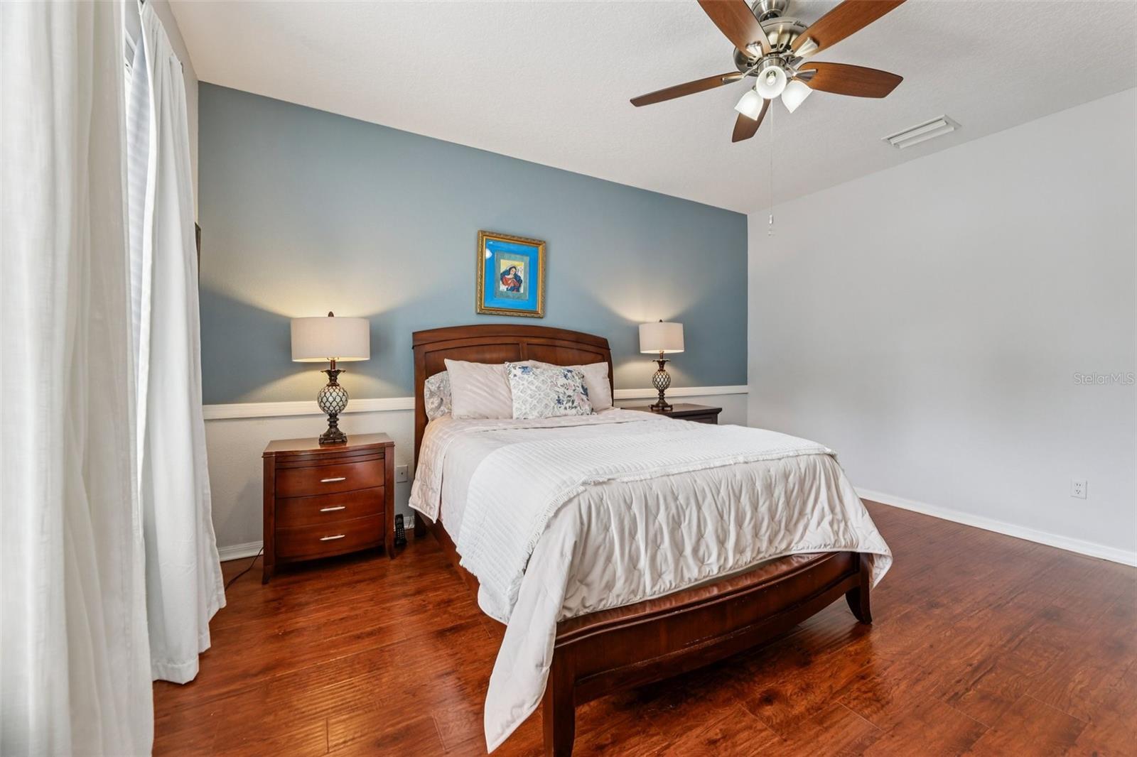 SIGNATURE LAKES - Residential