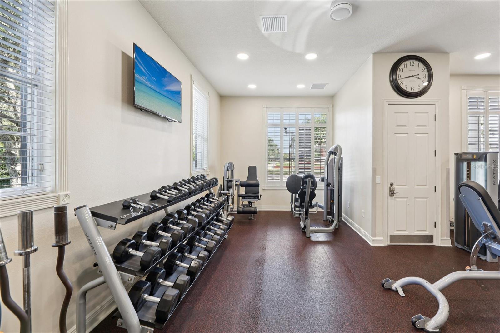 SIGNATURE LAKES - Residential