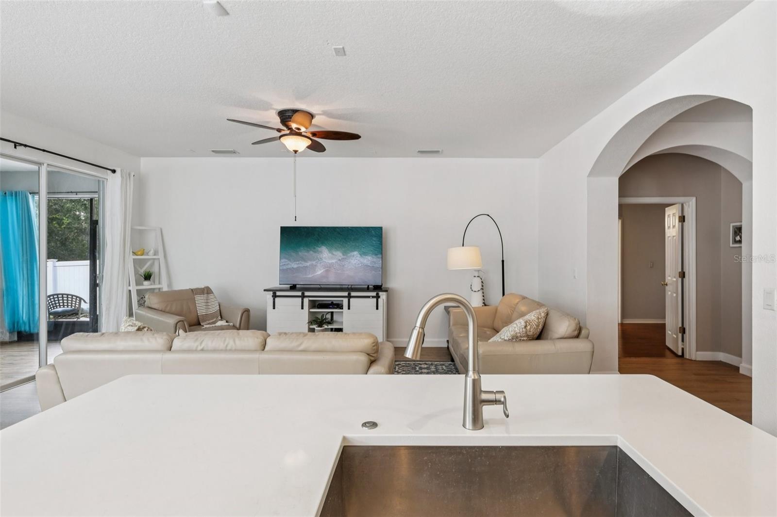 SIGNATURE LAKES - Residential