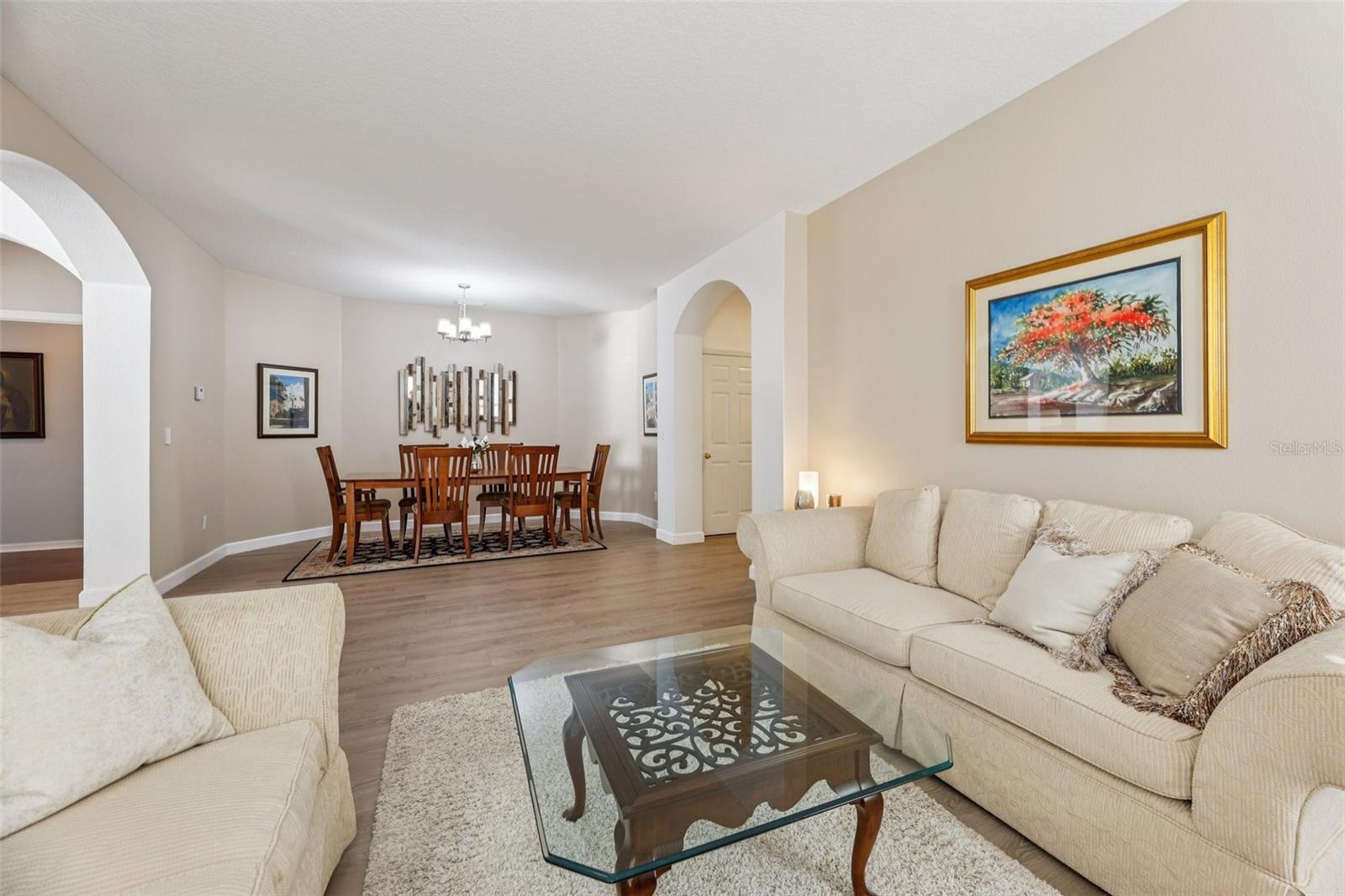 SIGNATURE LAKES - Residential