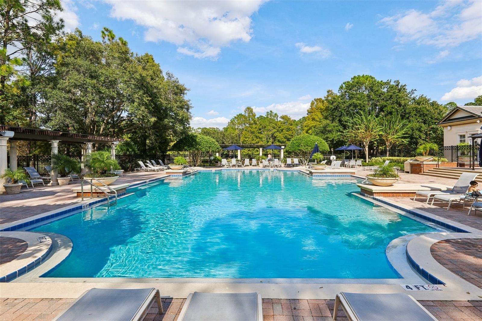 SIGNATURE LAKES - Residential