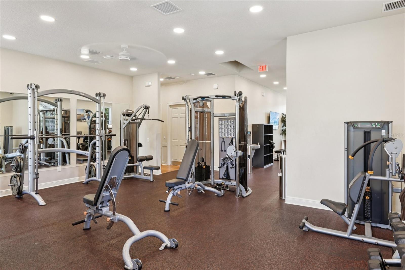 SIGNATURE LAKES - Residential