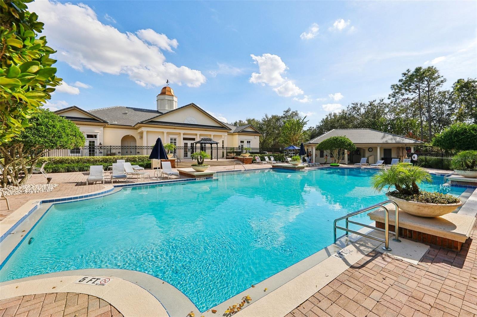 SIGNATURE LAKES - Residential