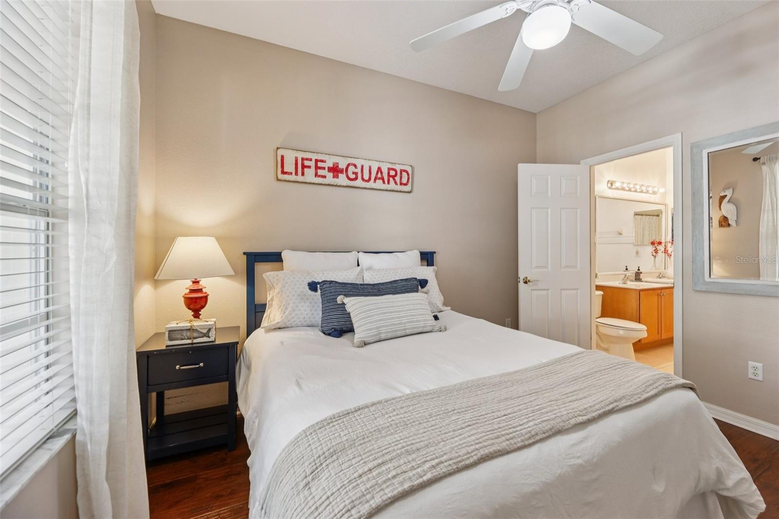 SIGNATURE LAKES - Residential