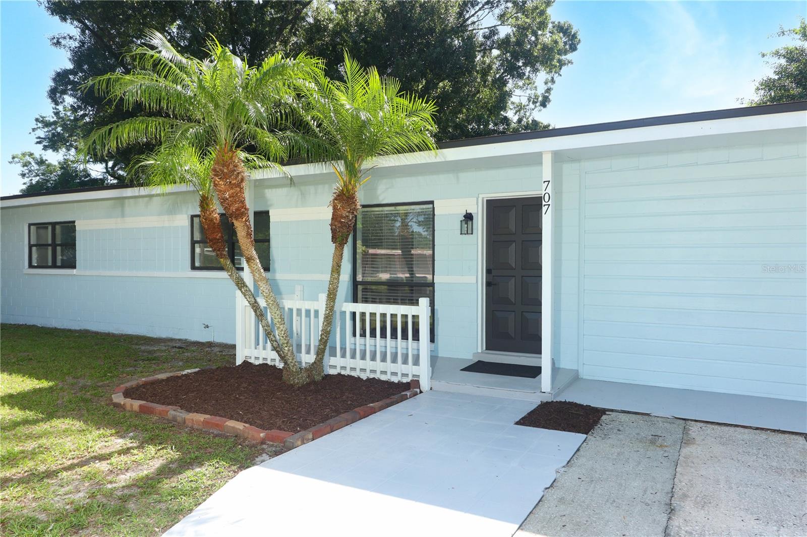 707 N SOLANDRA DRIVE