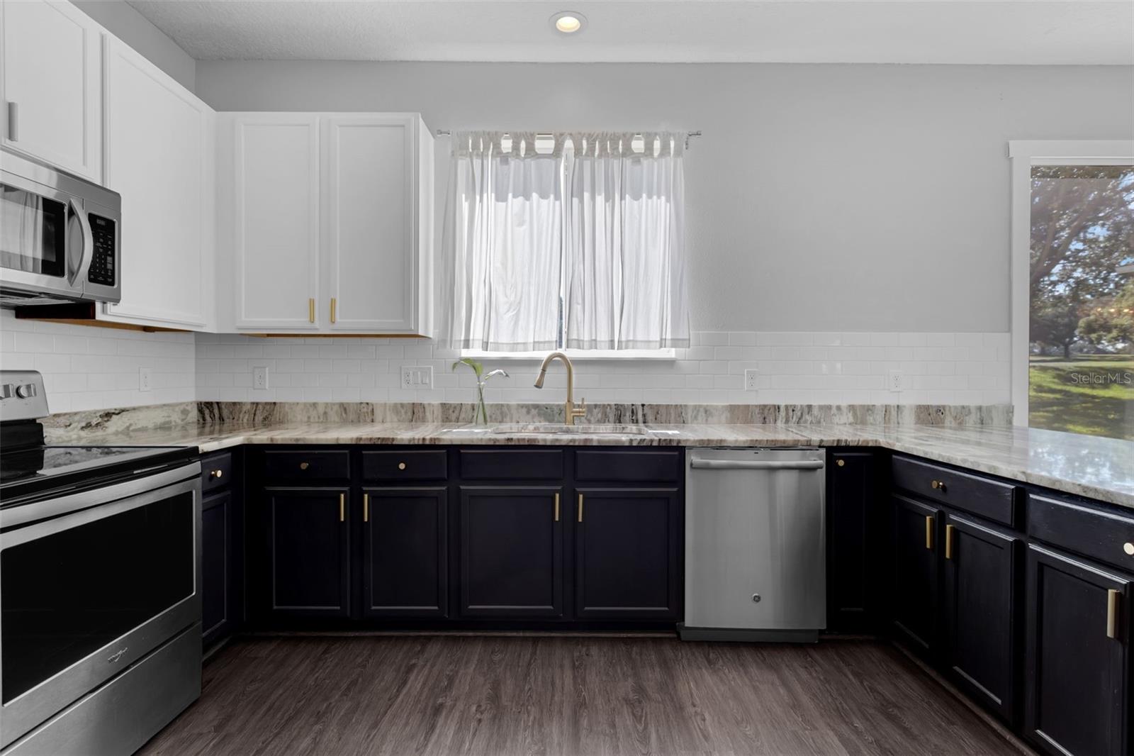 GREEN VALLEY WEST - Residential Lease