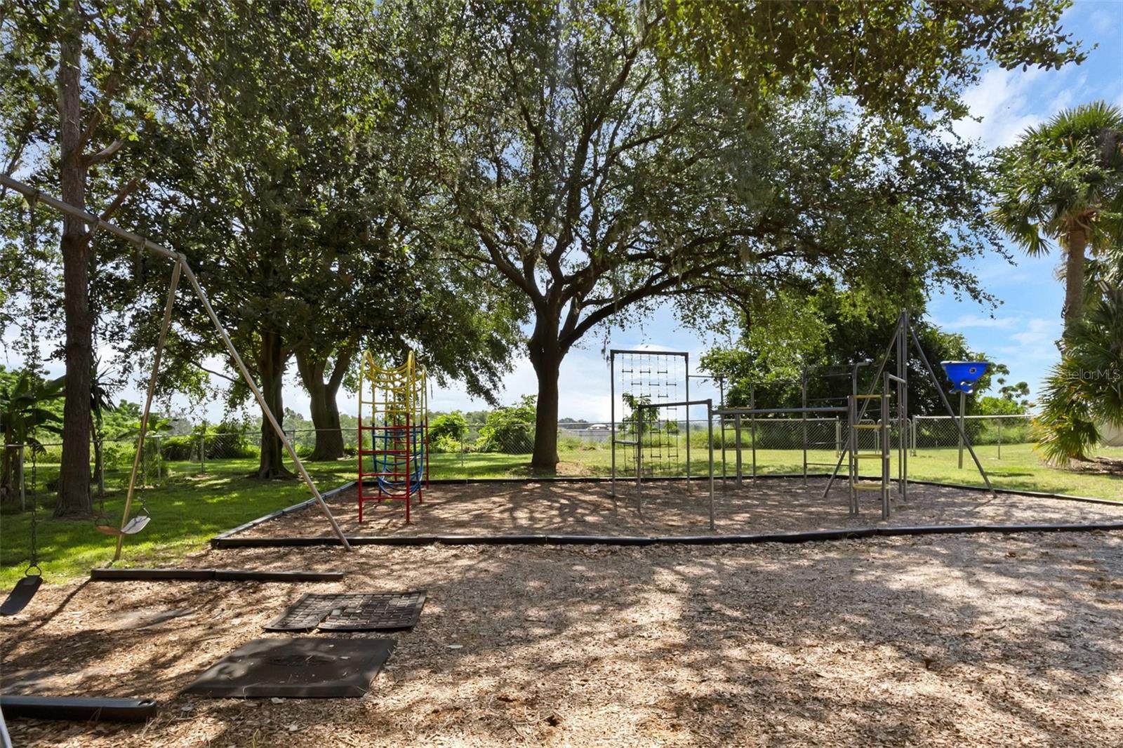 GREEN VALLEY WEST - Residential Lease