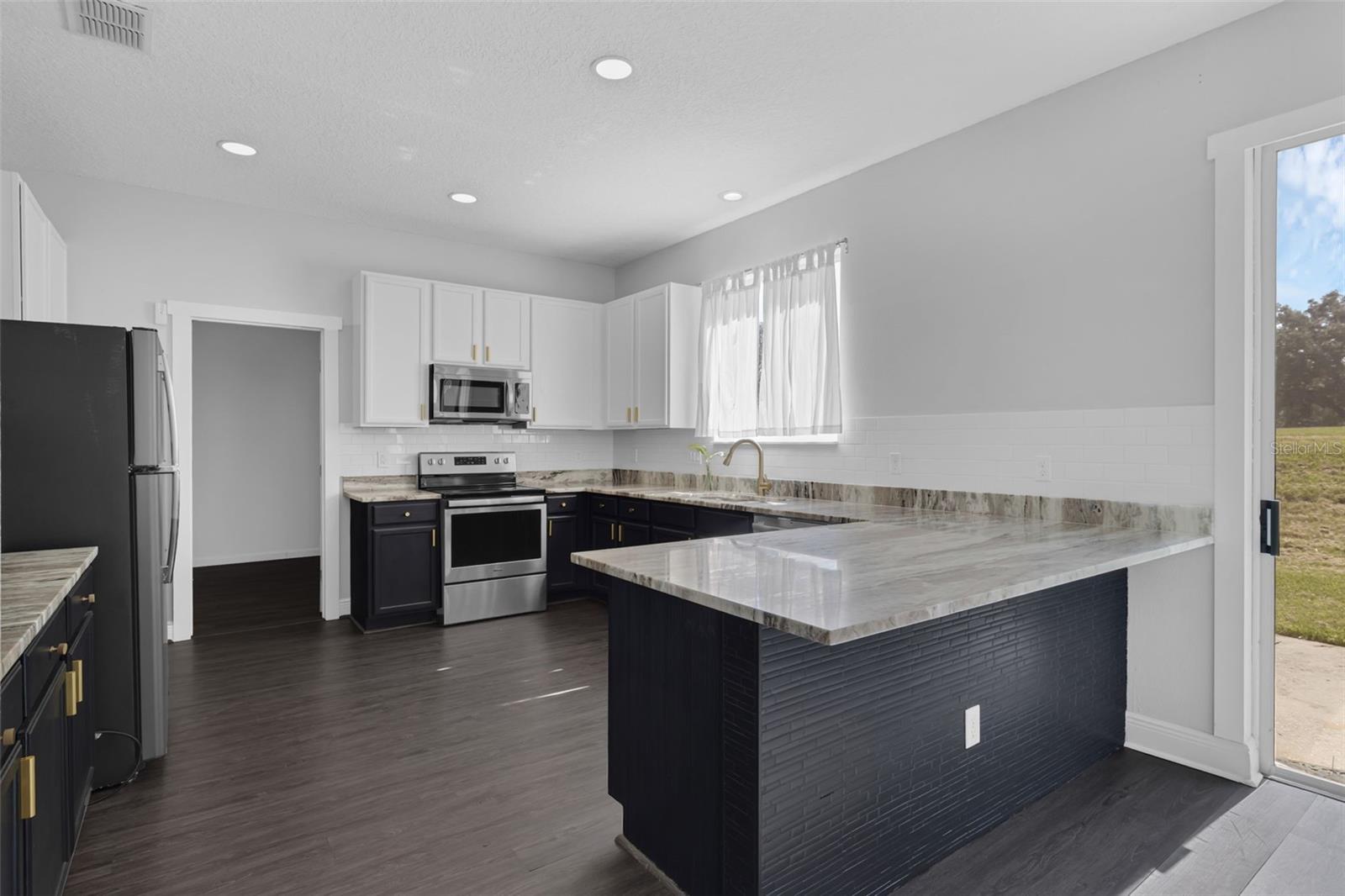 GREEN VALLEY WEST - Residential Lease