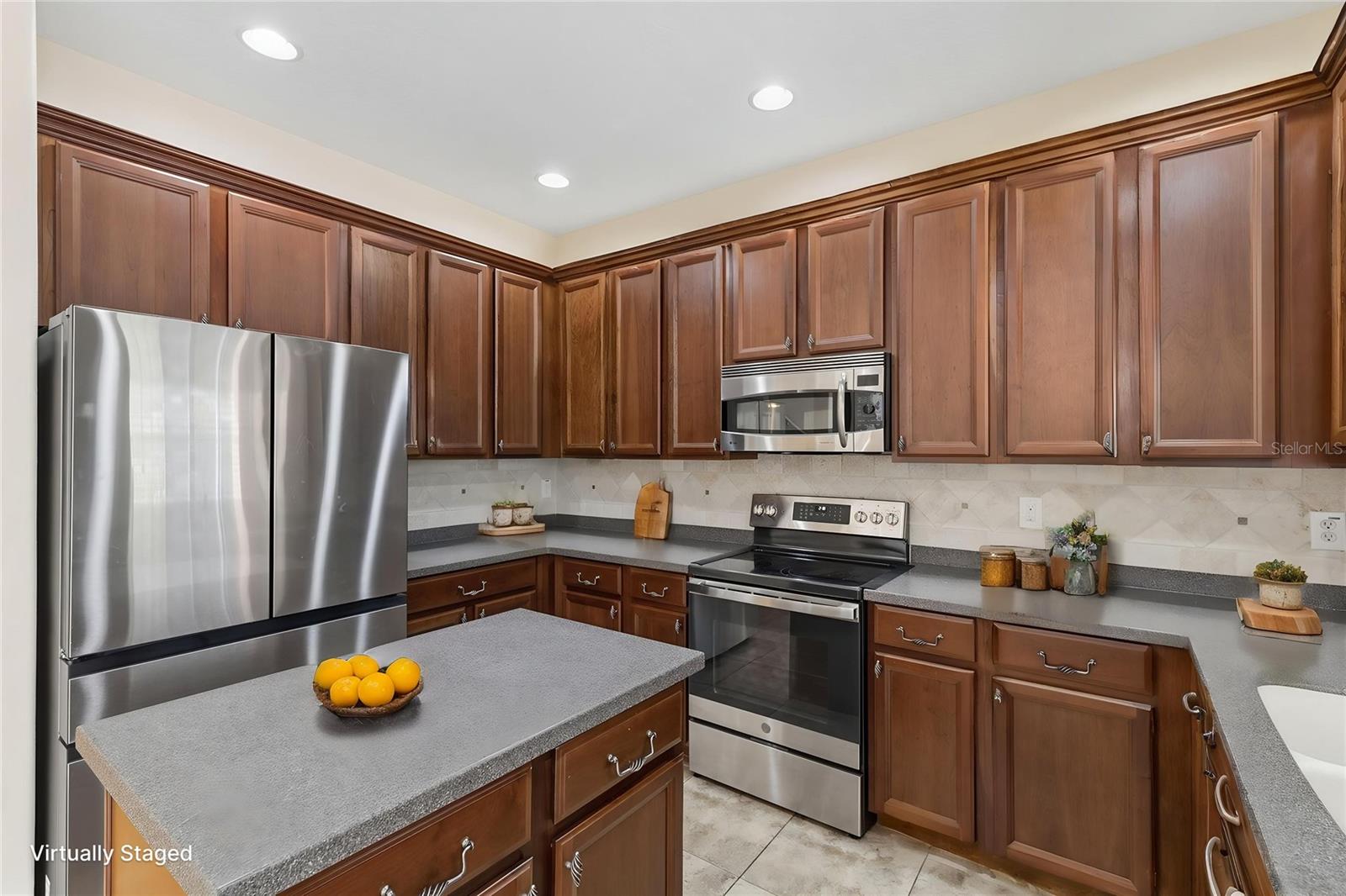 WATERS EDGE 02 - Residential