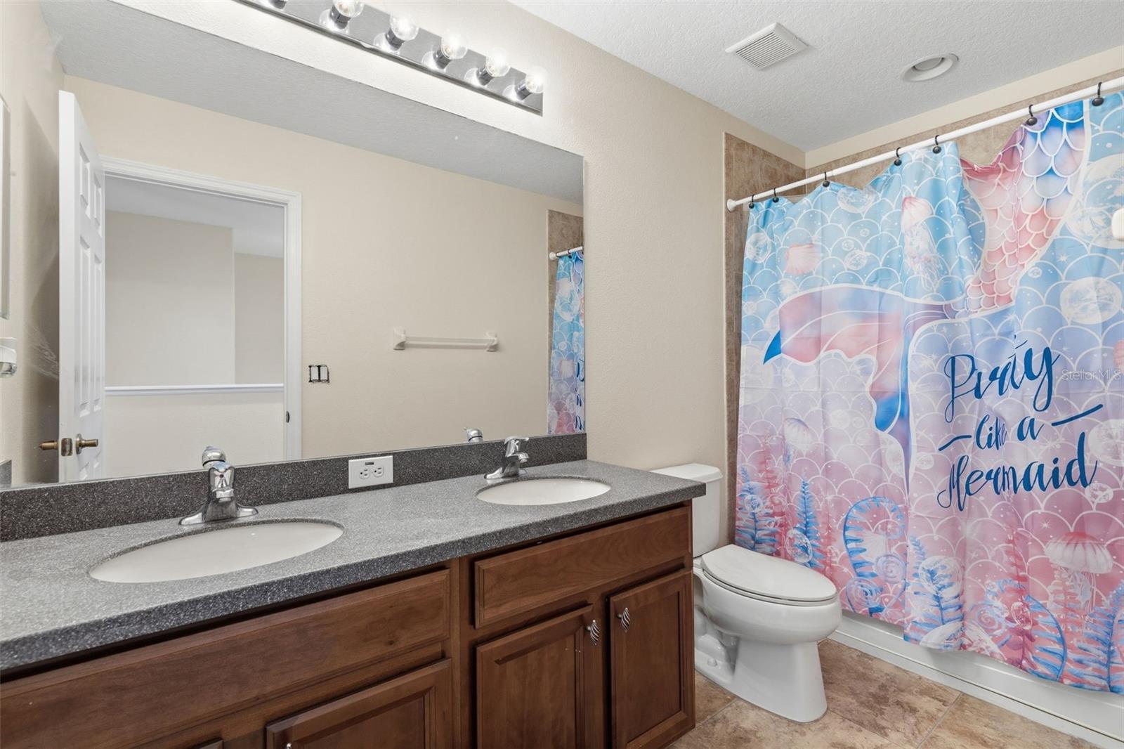 WATERS EDGE 02 - Residential