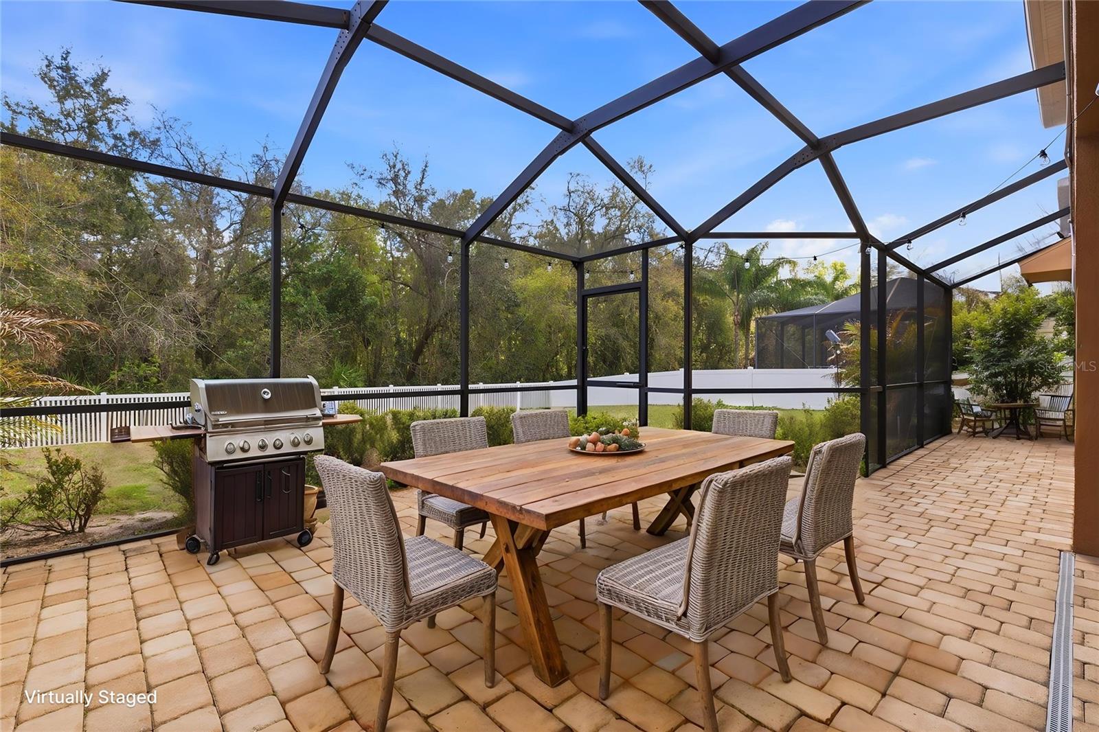 WATERS EDGE 02 - Residential