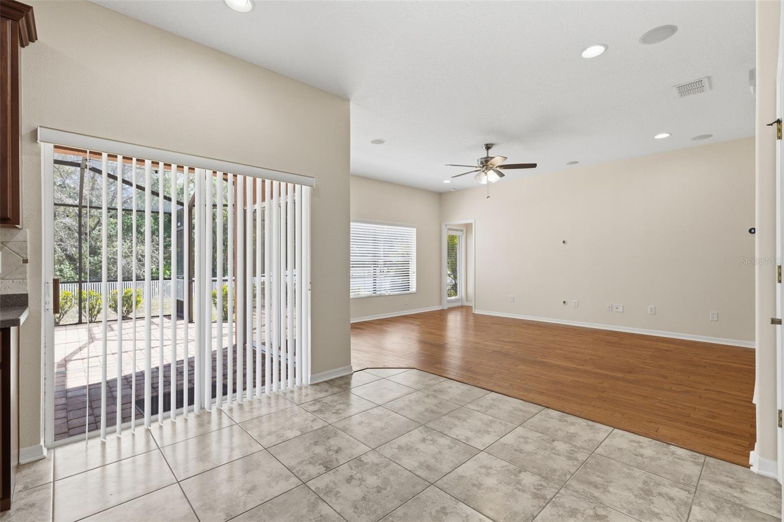 WATERS EDGE 02 - Residential