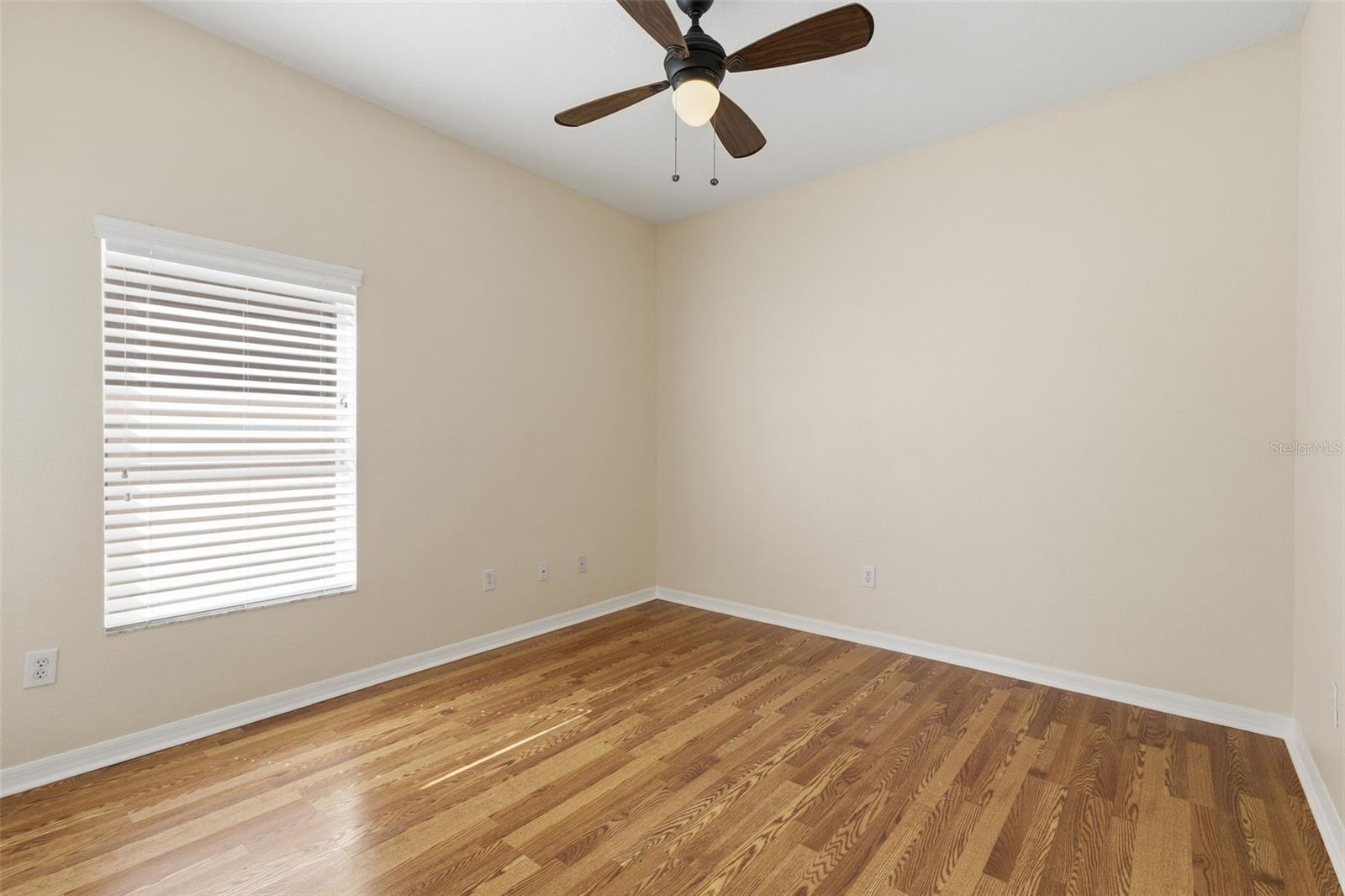 WATERS EDGE 02 - Residential