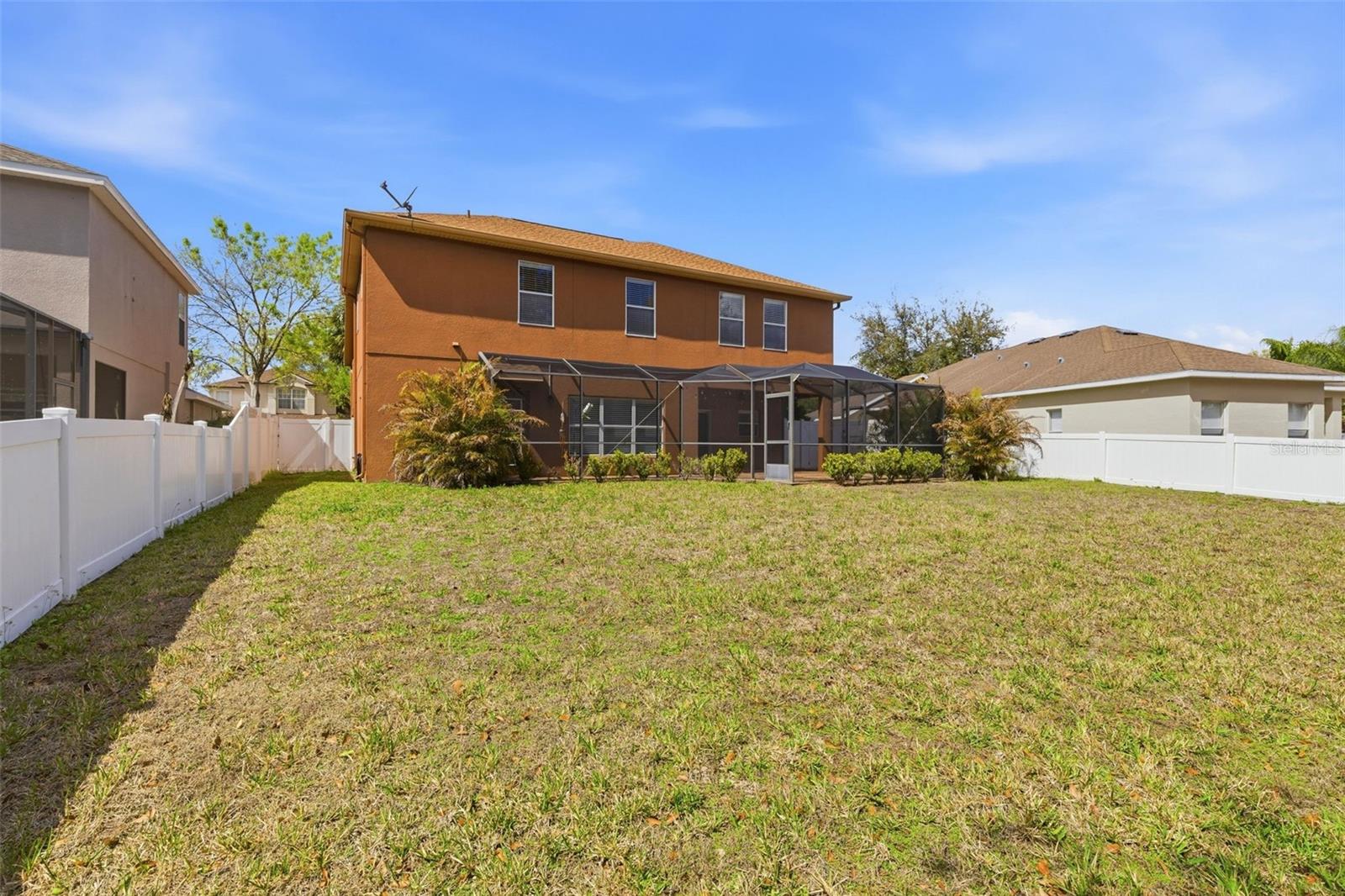 WATERS EDGE 02 - Residential